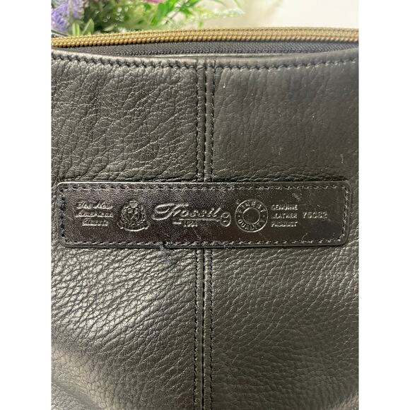 Fossil Black Leather Shoulder Bag with Key - Picture 3 of 16
